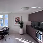 A Place To Stay Stavanger, Apartment 5 - Quality And Free Parking-